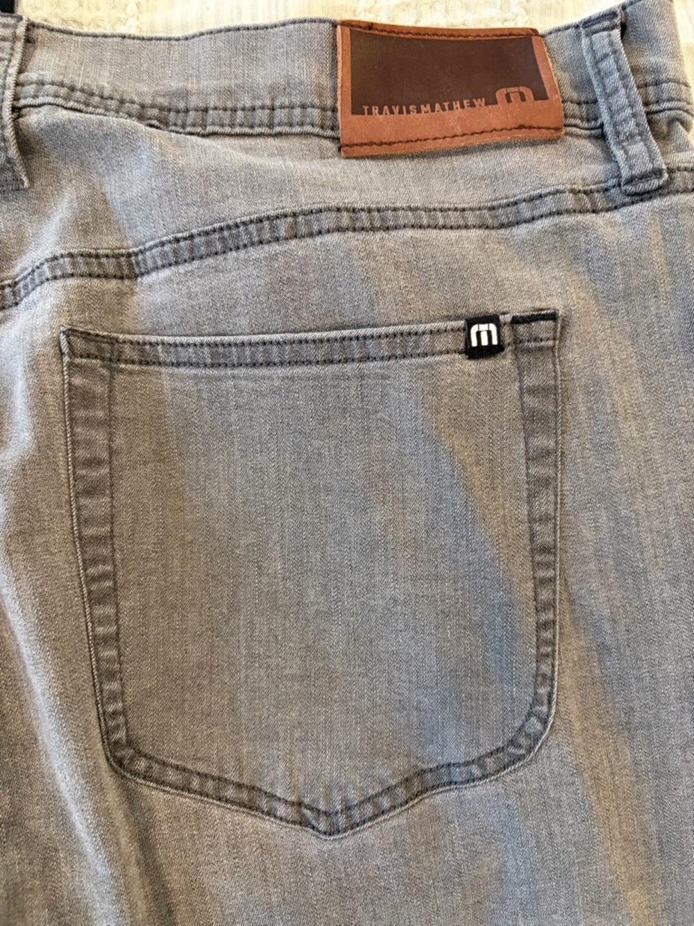 TravisMathew Legacy Featherweight Jeans Gray Stretch Golf Pants Men’s 38x32 - Picture 8 of 8